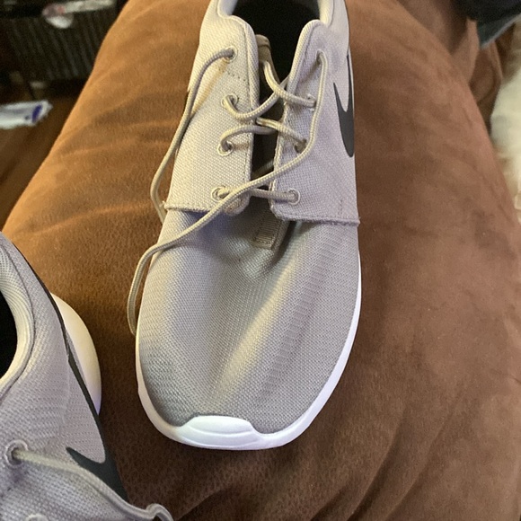 Nike - Picture 8 of 8